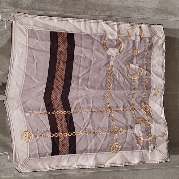 GUCCI silk scarf - Picture 3 of 5